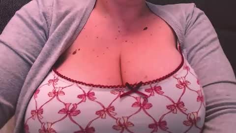 Snapshot of katynextdoor chatting on January 25, 2025, 8:42 am Katy online show from January 25, 2025, 8:42 am