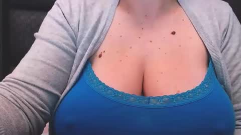 Snapshot of katynextdoor chatting on January 28, 2025, 5:54 am Katy online show from January 28, 2025, 5:54 am