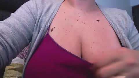 Snapshot of katynextdoor chatting on February 7, 2025, 10:19 am Katy online show from February 7, 2025, 10:19 am