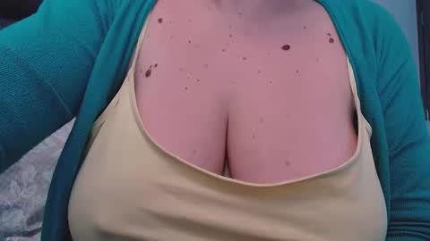 Snapshot of katynextdoor chatting on February 12, 2025, 10:35 am Katy online show from February 12, 2025, 10:35 am