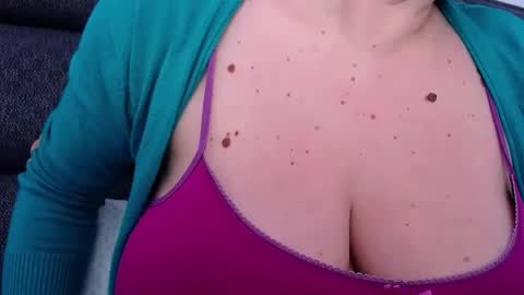 Snapshot of katynextdoor chatting on February 17, 2025, 9:24 am Katy online show from February 17, 2025, 9:24 am