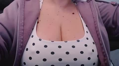 Snapshot of katynextdoor chatting on February 26, 2025, 7:09 am Katy online show from February 26, 2025, 7:09 am