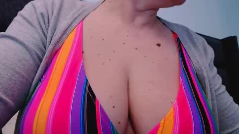 Snapshot of katynextdoor chatting on March 7, 2025, 6:35 am Katy online show from March 7, 2025, 6:35 am