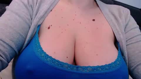 Snapshot of katynextdoor chatting on March 8, 2025, 7:27 am Katy online show from March 8, 2025, 7:27 am