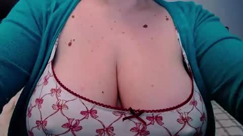 Snapshot of katynextdoor chatting on March 9, 2025, 6:28 am Katy online show from March 9, 2025, 6:28 am