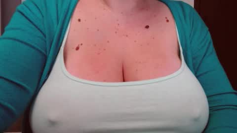 Snapshot of katynextdoor chatting on November 5, 2025, 2:33 am Katy online show from November 5, 2025, 2:33 am