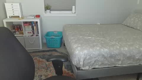 Katy online show from April 9, 2026, 3:17 am