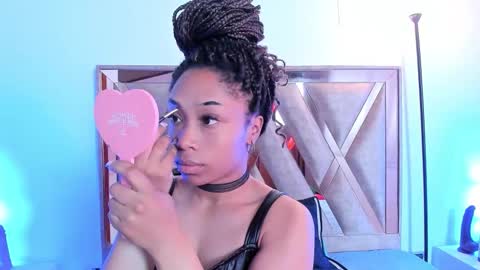 katyortiz online show from December 2, 2025, 11:37 am