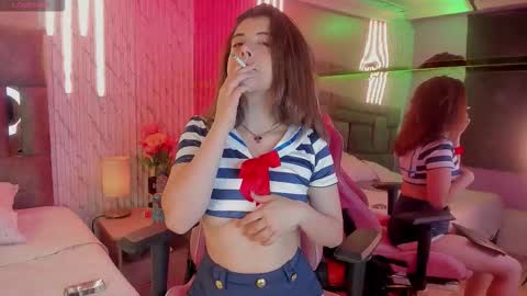 Snapshot of katyparisi chatting on February 6, 2026, 8:12 pm Katy Parisi online show from February 6, 2026, 8:12 pm