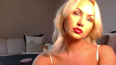 Snapshot of katyshuttt chatting on October 24, 2025, 5:09 pm Katy online show from October 24, 2025, 5:09 pm