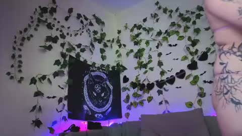 Snapshot of kawai_kittypussy chatting on June 11, 2026, 7:50 am Mia online show from June 11, 2026, 7:50 am