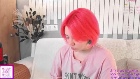 Yuki  online show from November 9, 2025, 7:28 am