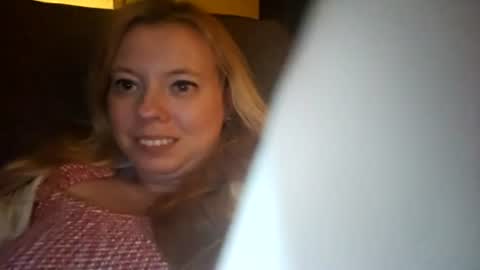 Snapshot of kawaiibelle chatting on August 1, 2026, 4:12 am KawaiiBelle online show from August 1, 2026, 4:12 am