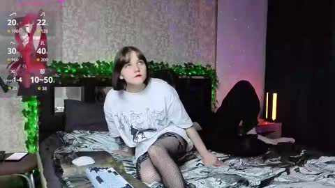 kawaiihornyartists online show from December 15, 2025, 6:50 am