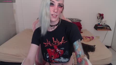 luna   online show from January 13, 2025, 2:18 am