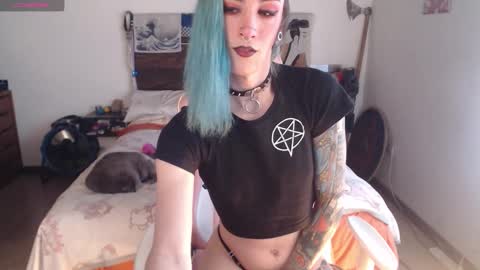 luna   online show from September 26, 2025, 8:57 pm