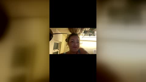 kay_la online show from April 14, 2026, 12:55 pm