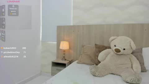   online show from September 25, 2025, 11:25 am