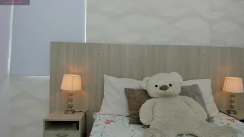   online show from October 10, 2025, 11:20 am