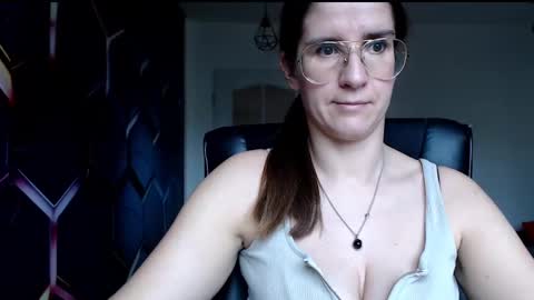 KayaLips online show from December 11, 2024, 11:30 am