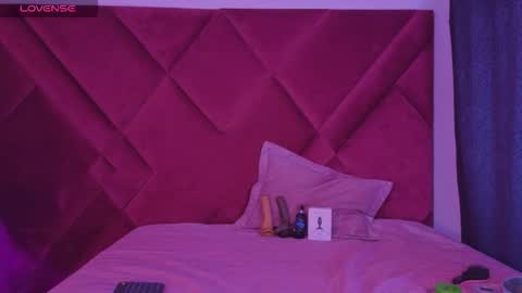 Cattleya stone online show from October 26, 2025, 2:39 am