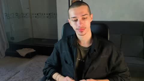 KaydenDrew online show from April 17, 2026, 4:37 am