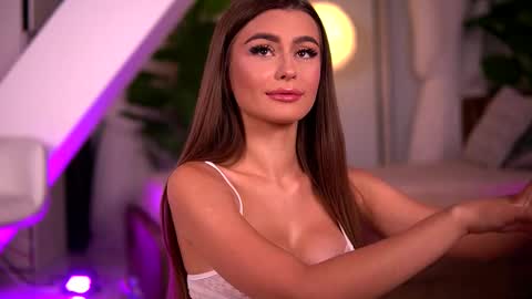 kaylabray online show from September 22, 2025, 3:41 am