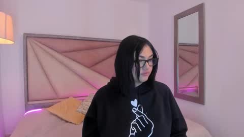 kaylahank online show from September 26, 2025, 11:36 am