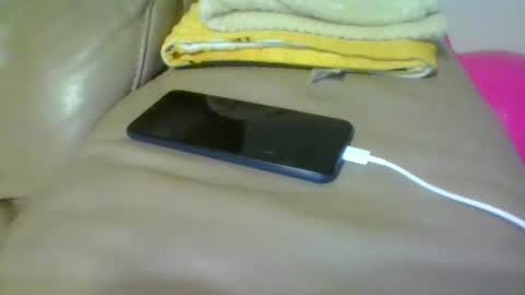 kaylee kakes online show from October 29, 2025, 3:25 pm