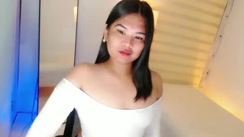 Y O U R        F U T U R E       K A Y L E E  online show from February 13, 2025, 4:22 am