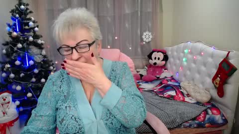 kaylesmoll online show from January 7, 2025, 10:30 pm