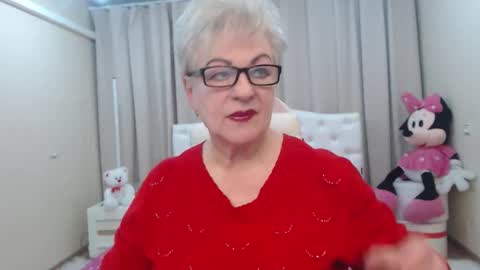 kaylesmoll online show from February 24, 2026, 8:07 pm