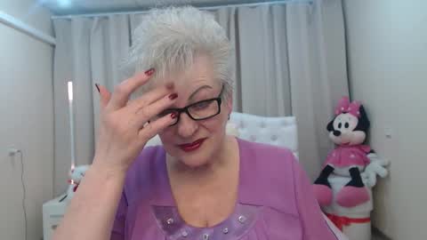 kaylesmoll online show from March 24, 2026, 8:03 pm