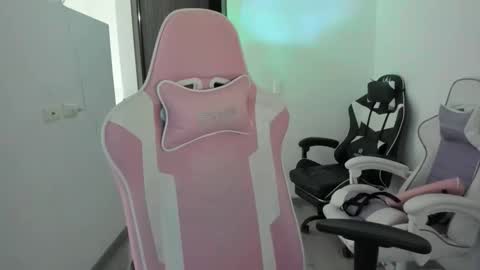 kaylie online show from October 21, 2025, 11:11 am