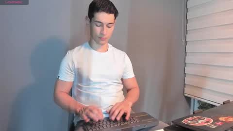 Kayn online show from December 23, 2025, 1:58 am