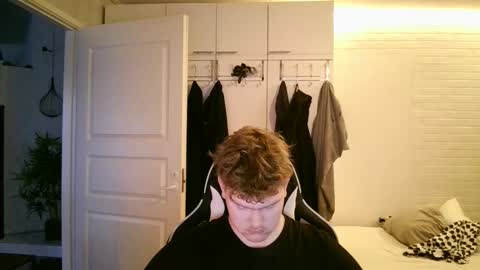 Aatu online show from November 6, 2025, 7:53 am