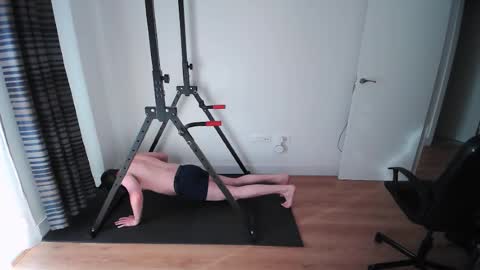 Neon online show from November 8, 2025, 3:56 pm