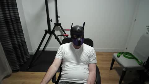 Neon online show from March 9, 2026, 7:29 pm