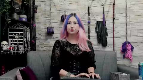 Miss Kazia online show from November 7, 2025, 2:17 pm