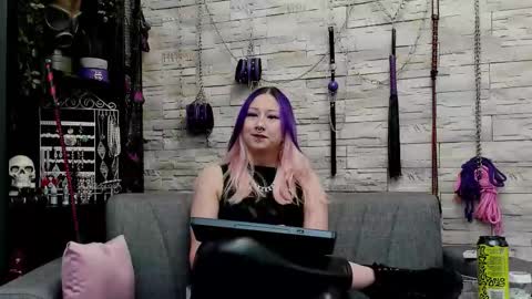 Miss Kazia online show from November 20, 2025, 3:34 pm