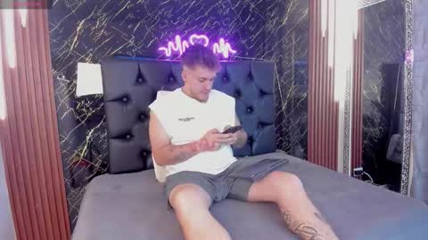 Keane online show from November 10, 2025, 12:59 pm