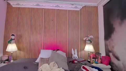 keeyla stone online show from December 21, 2025, 9:44 pm