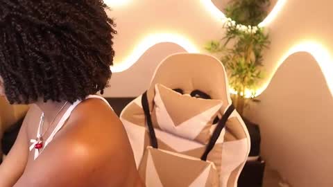 Snapshot of kehlannis_ chatting on September 30, 2025, 8:03 pm Kehlannis online show from September 30, 2025, 8:03 pm