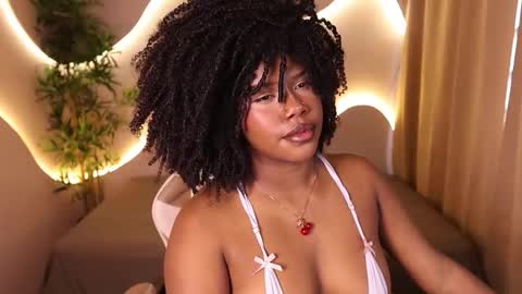 Snapshot of kehlannis_ chatting on October 8, 2025, 8:17 pm Kehlannis online show from October 8, 2025, 8:17 pm