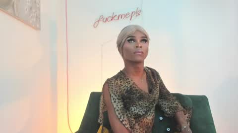 Snapshot of keila_mendoza chatting on June 21, 2026, 8:44 pm Keila online show from June 21, 2026, 8:44 pm