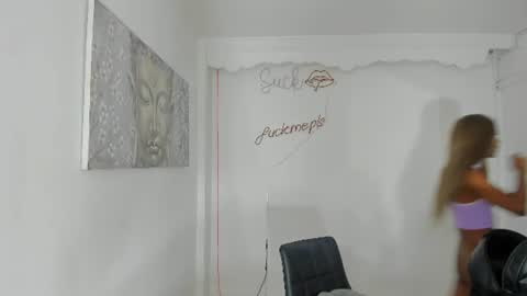 Snapshot of keila_mendoza chatting on June 30, 2026, 9:38 pm Keila online show from June 30, 2026, 9:38 pm