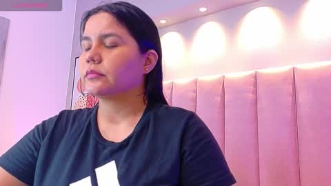 Keily Ross online show from February 8, 2026, 11:19 pm