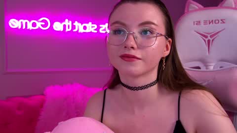 Snapshot of keiraace chatting on February 23, 2025, 12:37 pm Keira online show from February 23, 2025, 12:37 pm