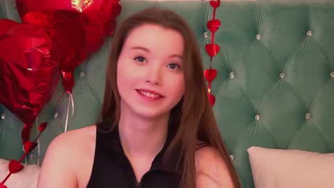 Keira online show from February 12, 2026, 6:25 pm