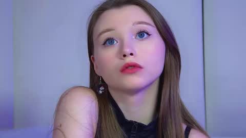 Keira online show from March 22, 2026, 6:06 am